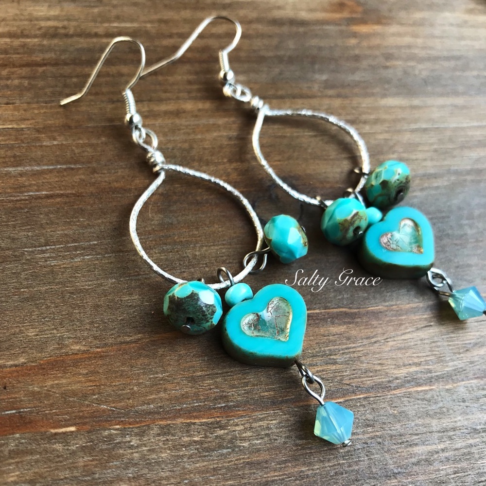 Turquoise Galapagos heart and Swarovski earrings - Picture 2 of 6